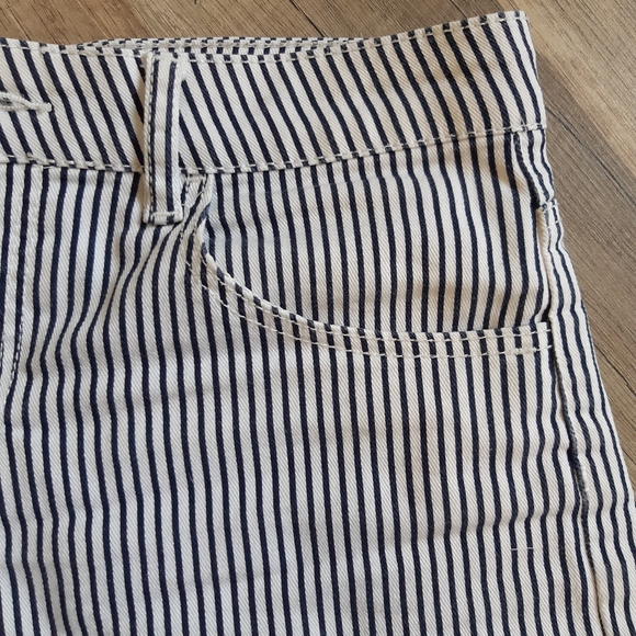 GUC H&M Pinstripe Shorts - Picture 5 of 7